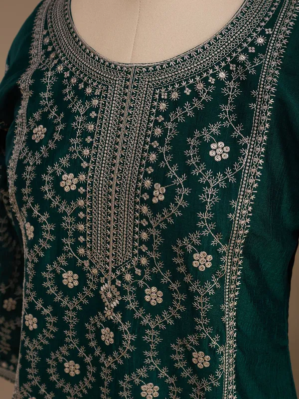 Bottle_Green_Soft_Raw_Silk_Threadwork_Anarkali_Kurta_With_Regular_Pant_And_Dupatta