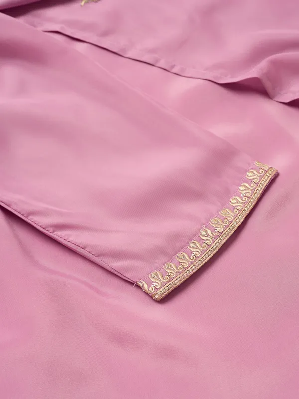Mauve_Semi_Crepe_Threadwork_Straight_Kurta_With_Pant_Regular_And_Dupatta