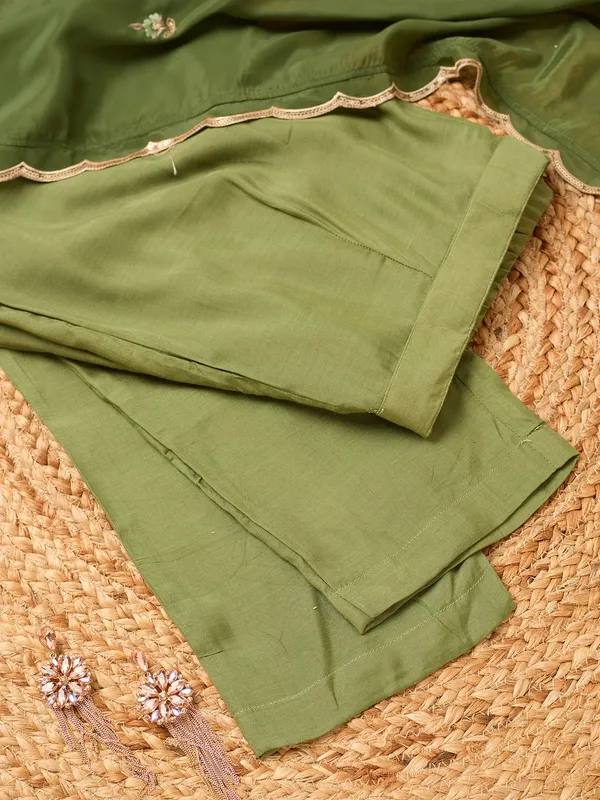 Mehendi_Semi_Crepe_Threadwork_Straight_Kurta_With_Pant_Regular_And_Dupatta