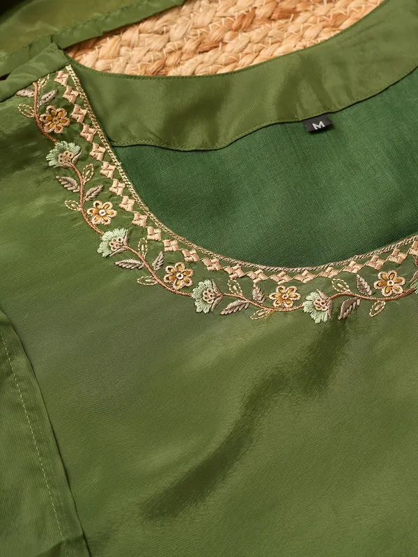 Mehendi_Semi_Crepe_Threadwork_Straight_Kurta_With_Pant_Regular_And_Dupatta