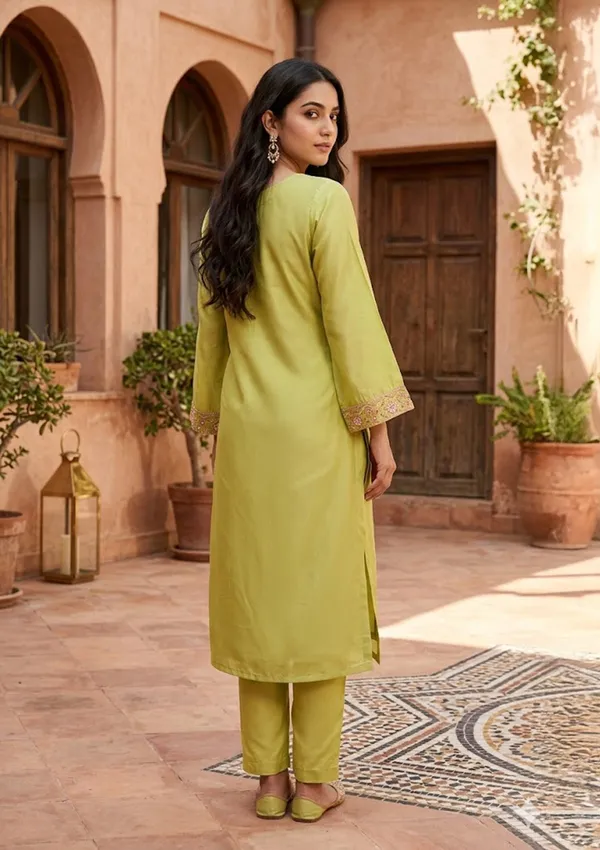 Leaf_Green_Semi_Crepe_Threadwork_Straight_Kurta_With_Pant_Regular_And_Dupatta