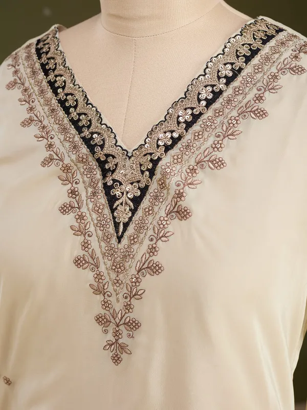 Cream_Semi_Crepe_Gold_Zariwork_Straight_Kurta_With_Pant_Regular_And_Dupatta