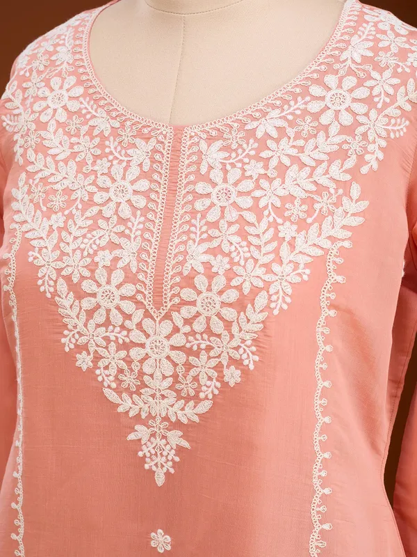 Peach_Soft_Raw_Silk_Threadwork_Straight_Kurta_With_Pant_Regular_And_Dupatta