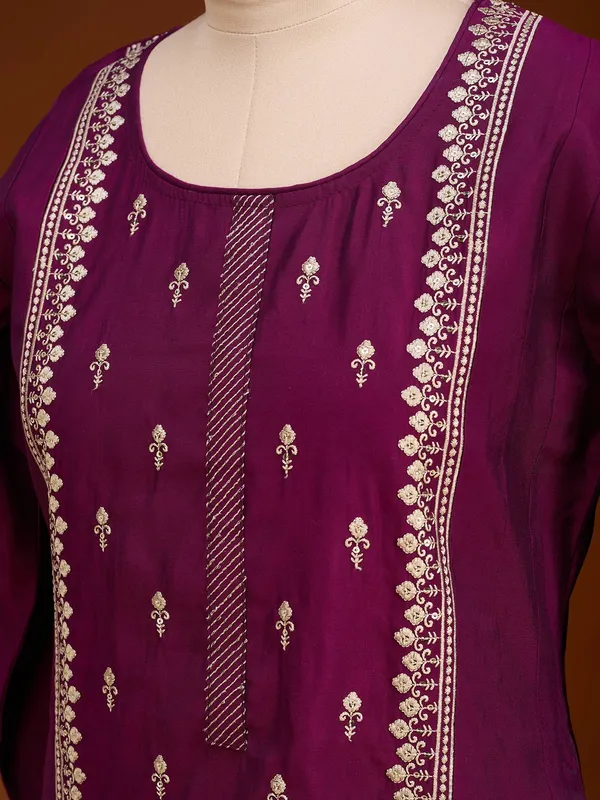 Wine_Art_Silk_Threadwork_A_Line_Kurta_With_Pant_Regular_And_Dupatta