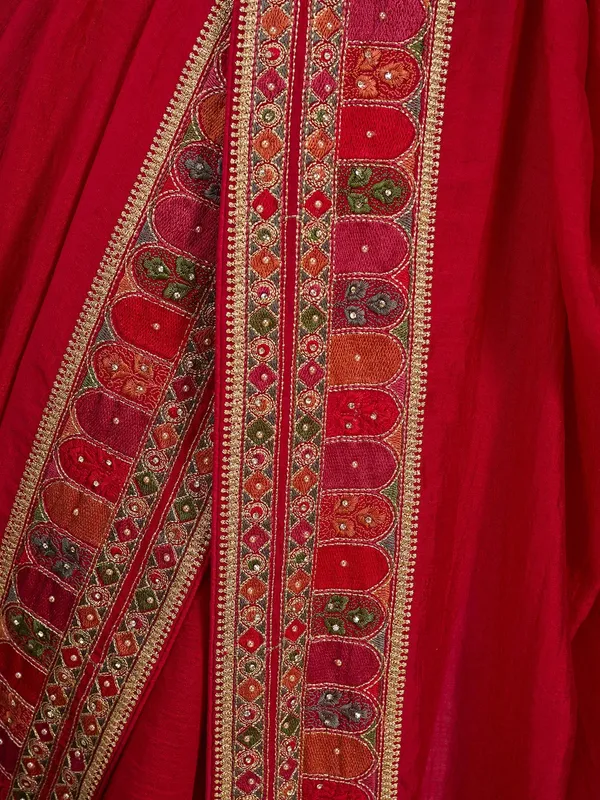 Rani_Pink_Soft_Raw_Silk_Kashmiri_Saree_With_Matching_Blouse_Piece