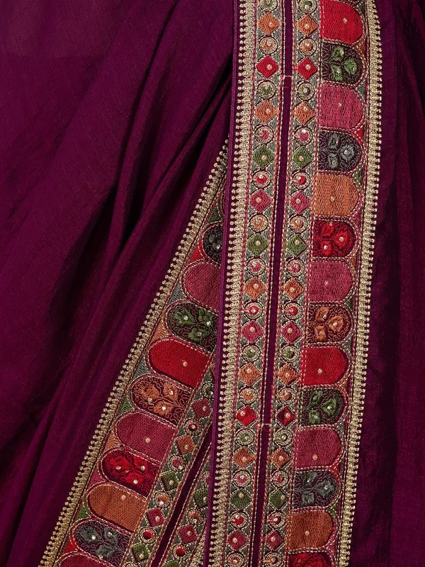Wine_Soft_Raw_Silk_Kashmiri_Saree_With_Matching_Blouse_Piece