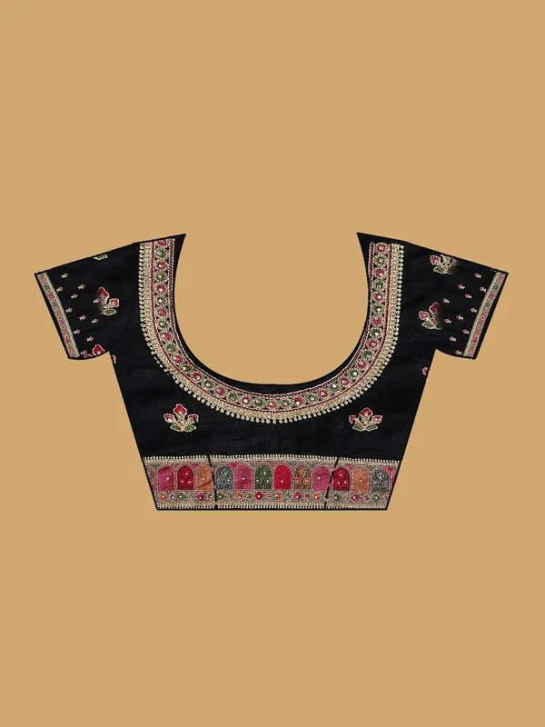 Black_Soft_Raw_Silk_Kashmiri_Saree_With_Matching_Blouse_Piece