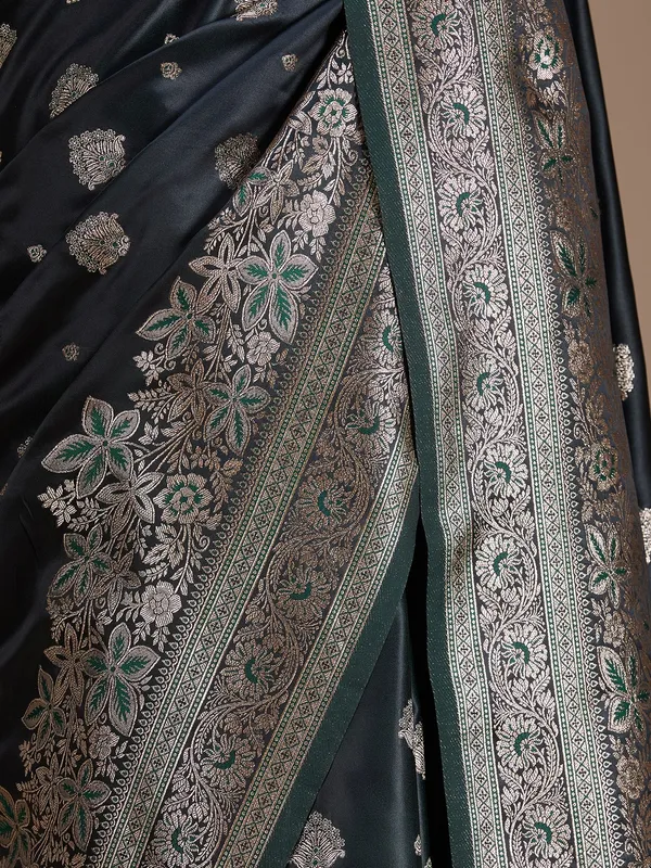 Bottle_Green_Banarasi_Art_Silk_Saree