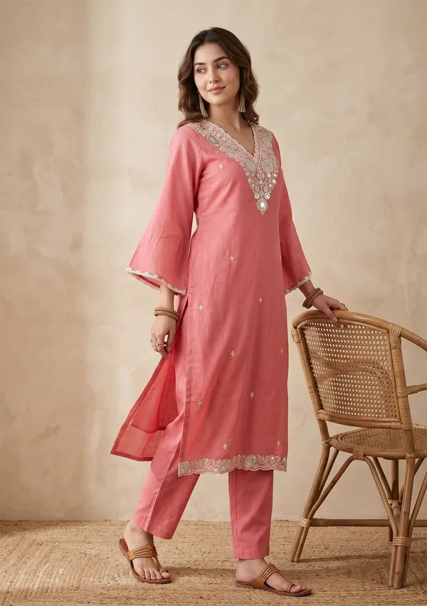 Gajari_Pink_Threadwork_Chanderi_Readymade_Salwar_Suit