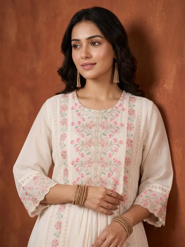 Cream_Threadwork_Cotton_Readymade_Salwar_Suit