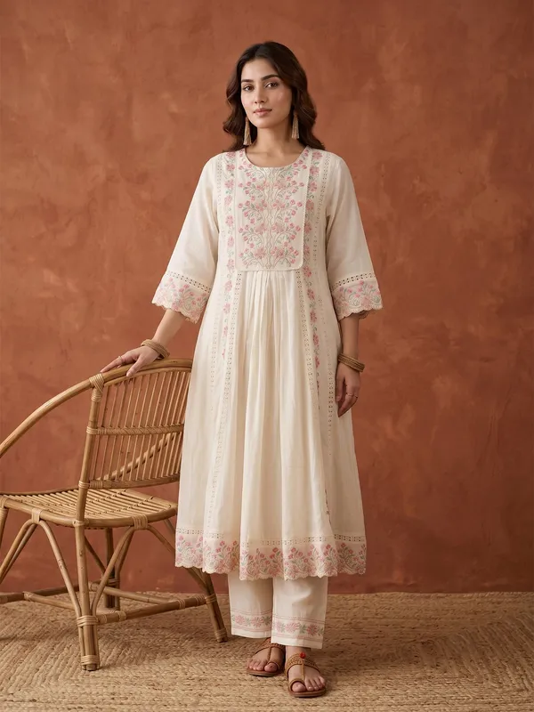 Cream_Threadwork_Cotton_Readymade_Salwar_Suit