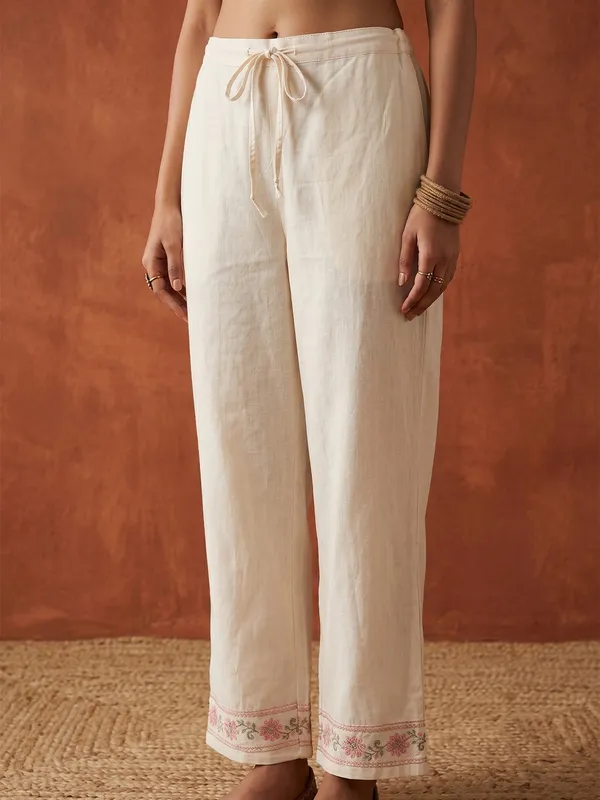 Cream_Threadwork_Cotton_Readymade_Salwar_Suit