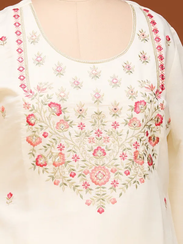 Off_White_Threadwork_Art_Silk_Readymade_Salwar_Suit