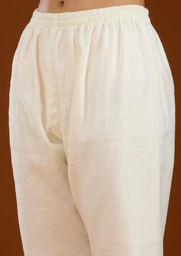Off_White_Crepe_Threadwork_Straight_Kurta_With_Regular_Pant_And_Dupatta
