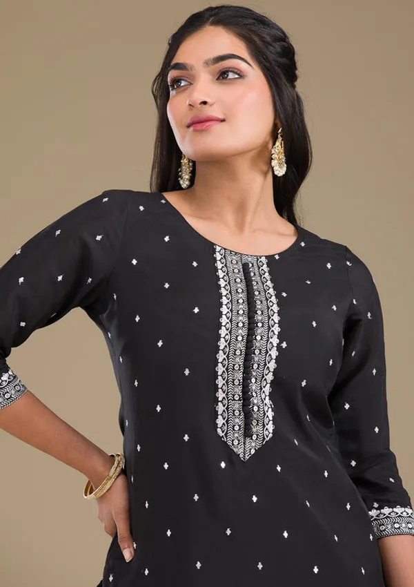 Black_Crepe_Silver_Zariwork_Straight_Kurta_With_Pant_Regular_And_Dupatta