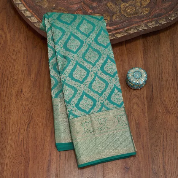 Peacock_Green_Zariwork_Gold_Pure_Silk_Saree