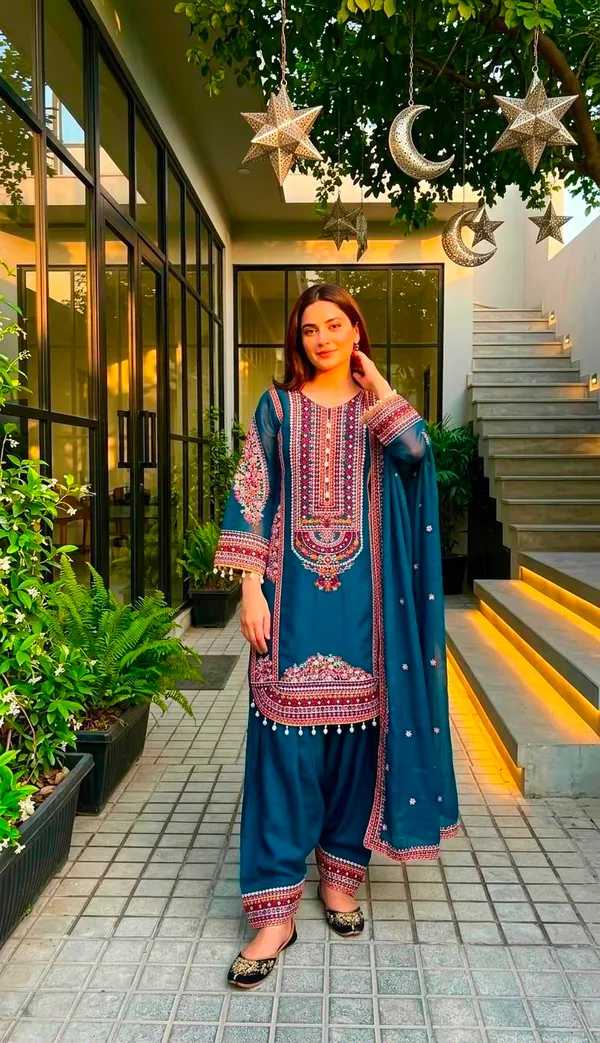 Women's_Premium_Embroidered_Straight_Kurta_Pant_Set_with_Dupatta