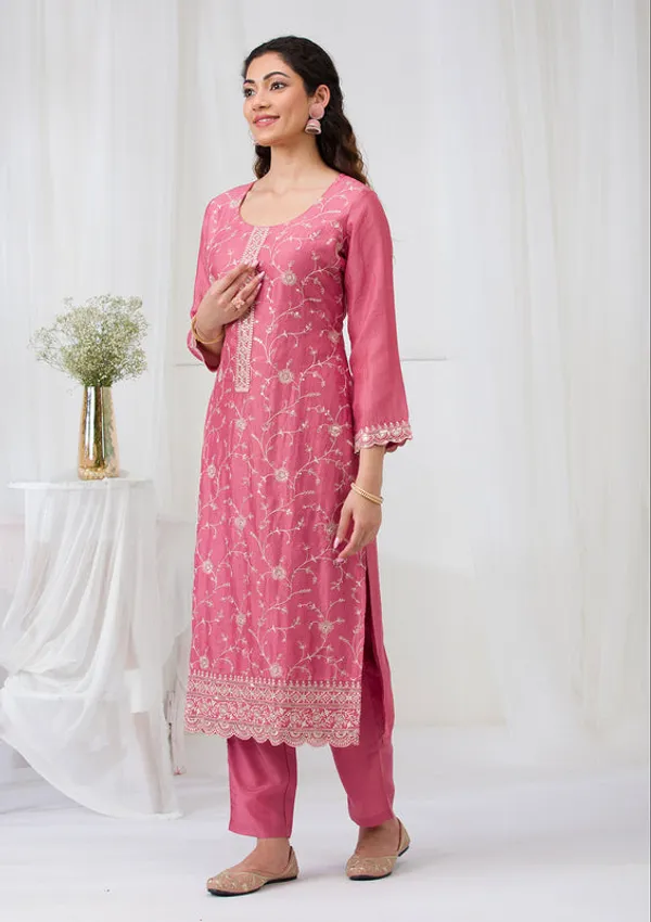 Onion_Pink_Soft_Raw_Silk_Threadwork_Straight_Kurta_With_Regular_Pant_And_Dupatta