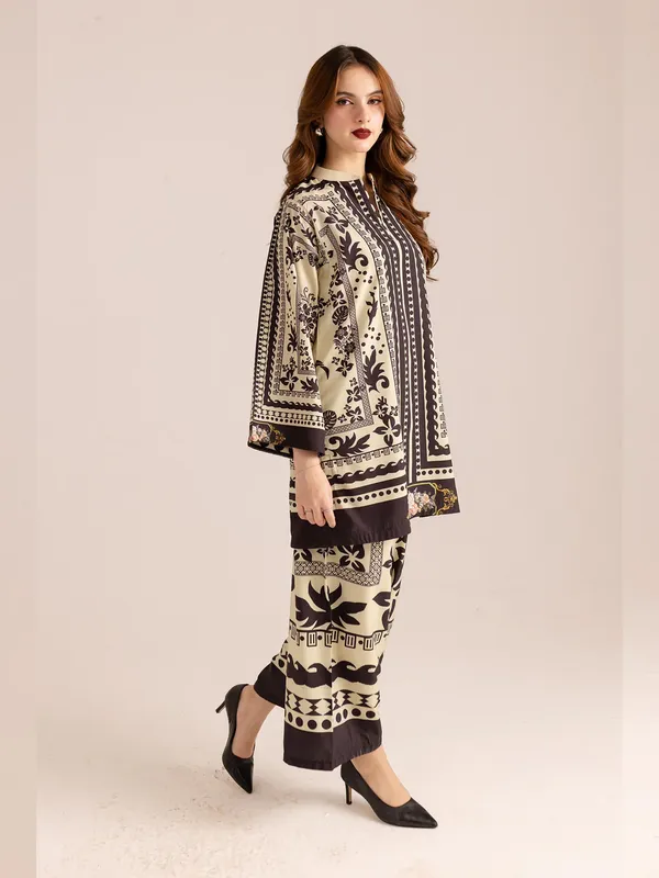 Beige_Printed_Straight_Kurta_Co-Ord_Set_For_Women