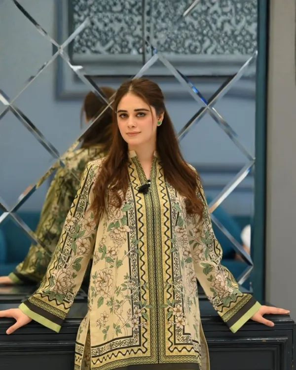 Beige_Floral_Printed_Kurta_Co-Ord_Set_For_Women