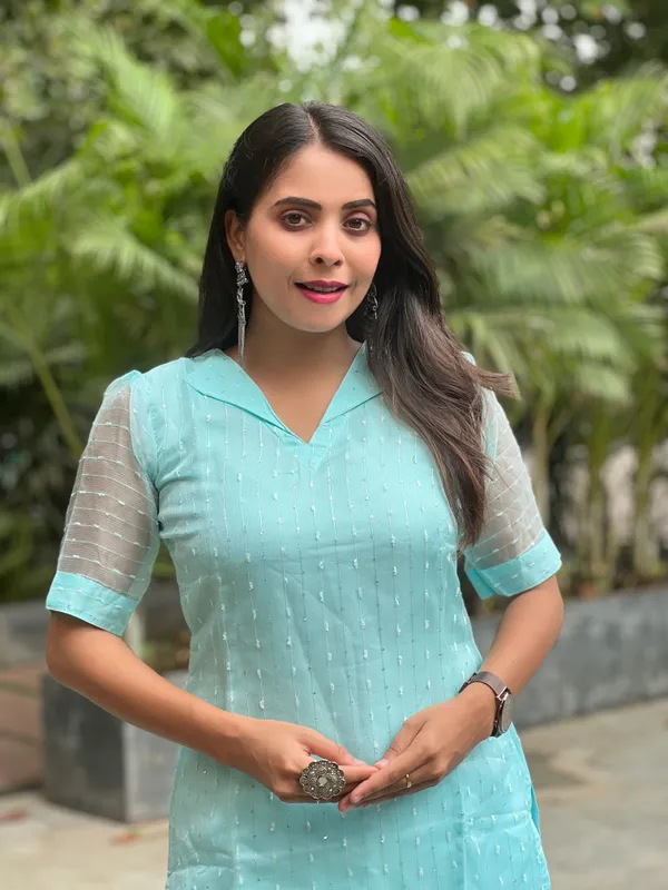 Aqua_Textured_Straight_Kurta_For_Women
