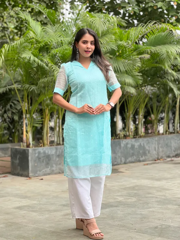 Aqua_Textured_Straight_Kurta_For_Women