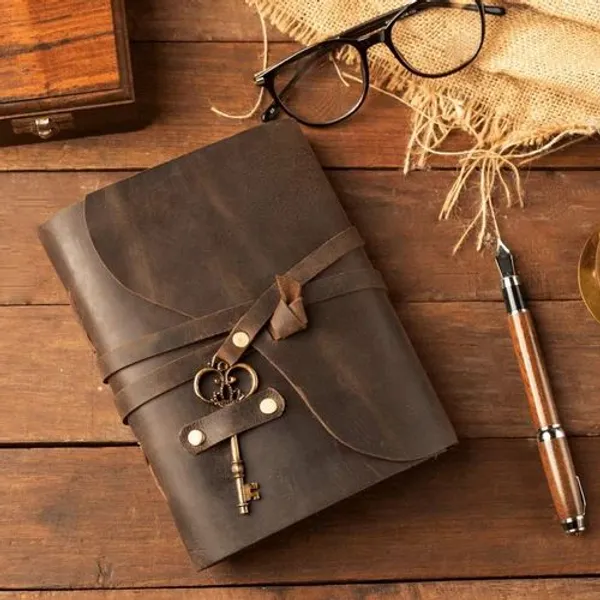 Handmade_Vintage_Dark_Brown_100%_Genuine_Buffalo_Leather_Tri-Fold_Journal_With_Antique_Deckle_Edge_Paper_For_Writing_&_Sketching_-_Antique_Brass_Skeleton_Key_With_Wrap-Around_Tie_Strap,_200_Unruled_Pages,_Portable_7X5_Inch_Diary_For_Men_&_Women