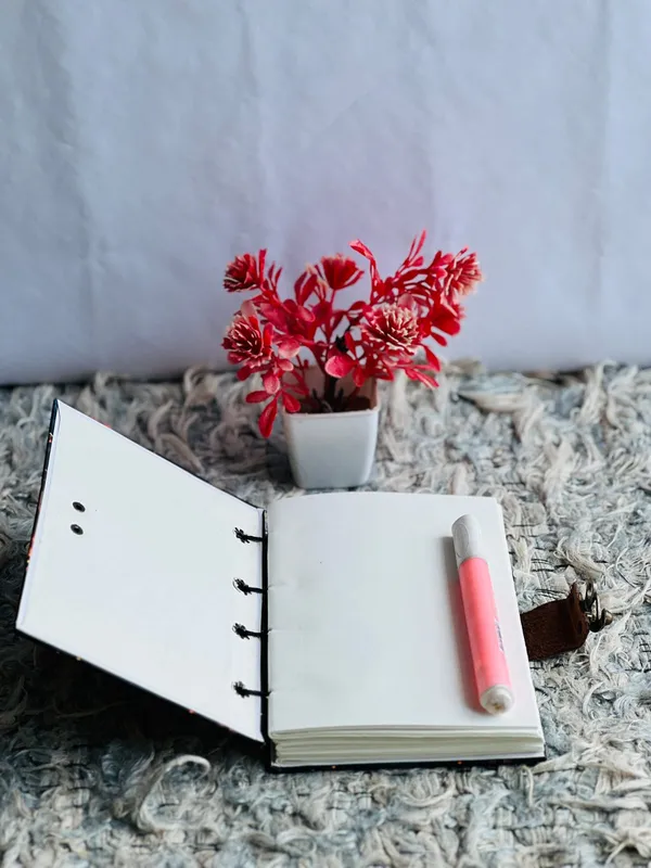 Handcrafted_Surrealist_Artist_Pencil_&_Blooming_Roses_Printed_Hardbound_Journal_For_Writing_&_Sketching_-_Vintage_Brass_Finish_Lock,_200_Unruled_Pages,_Portable_7X5_Inch_Hand-Stitched_Diary