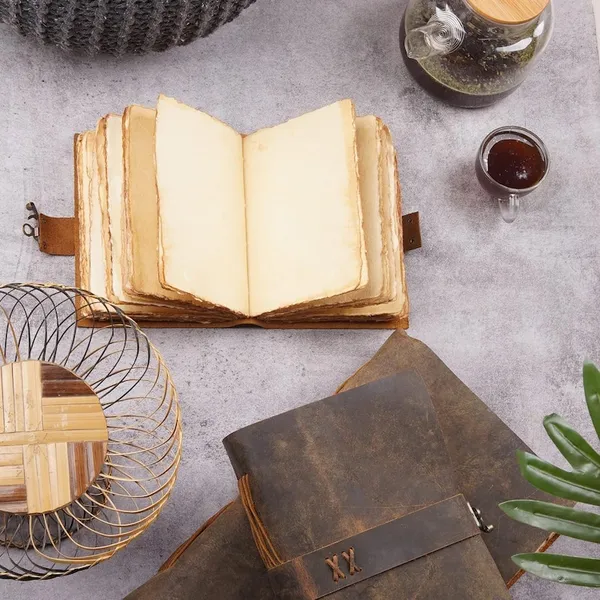 Handmade_Vintage_Dark_Brown_100%_Full-Grain_Genuine_Buffalo_Leather_Journal_With_Deckle_Edge_Handmade_Cotton_Paper_-_Antique_Brass_Skeleton_Key_&_Wrap_Strap,_200_Unruled_Pages,_Portable_7X5_Inch_Diary_For_Men_&_Women
