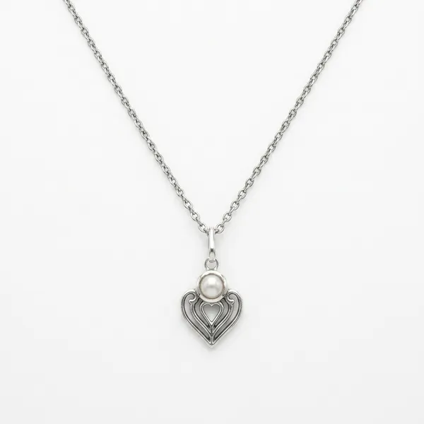 Silver_Heart_Openwork_Chain_Pendant_Necklace_For_Women