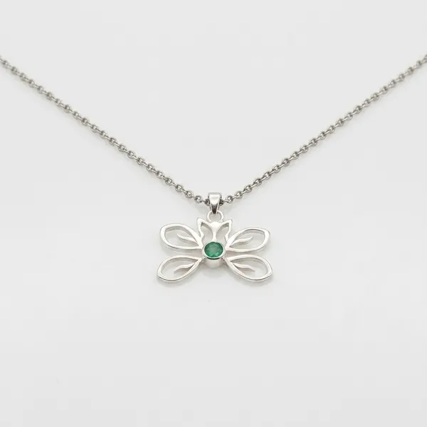 Silver_Green_Stone_Floral_Chain_Pendant_Necklace_For_Women
