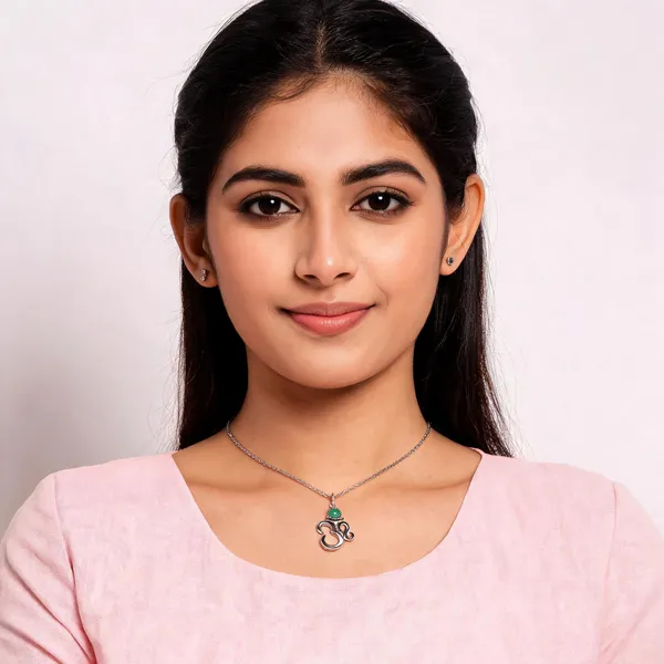 Silver_Om_Pendant_Chain_Necklace_For_Women