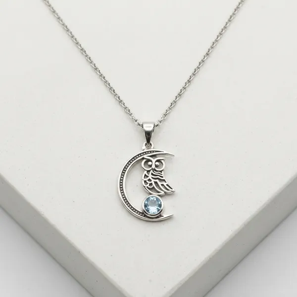 Silver_Owl_Crescent_Moon_Pendant_Necklace_For_Women