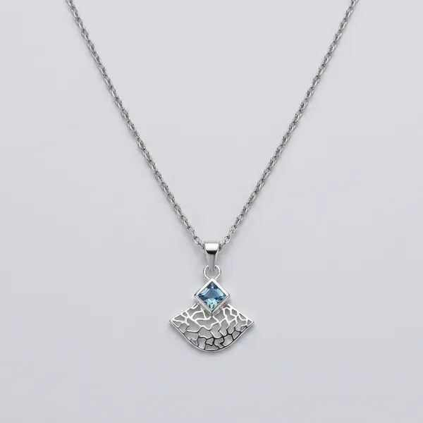 Silver_Geometric_Chain_Pendant_Necklace_For_Women