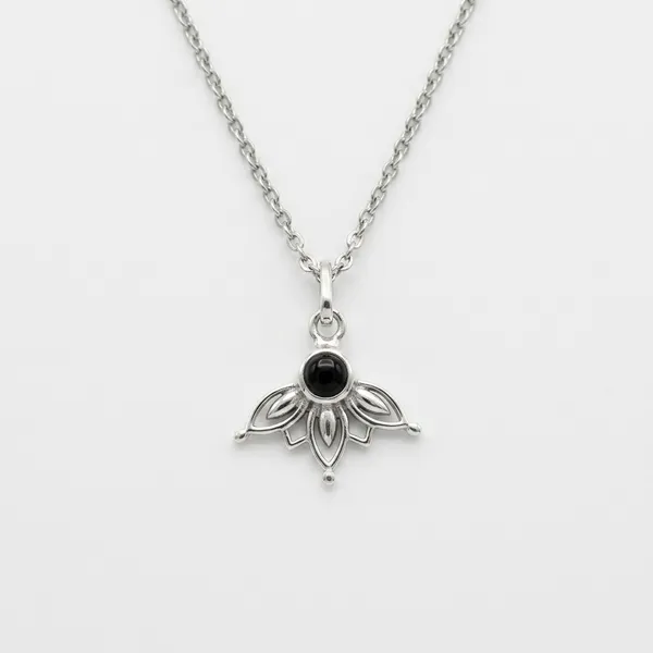 Silver_Tone_Floral_Pendant_Necklace_For_Women