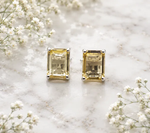 Gold_Metal_Rectangular_Stud_Earrings_For_Women