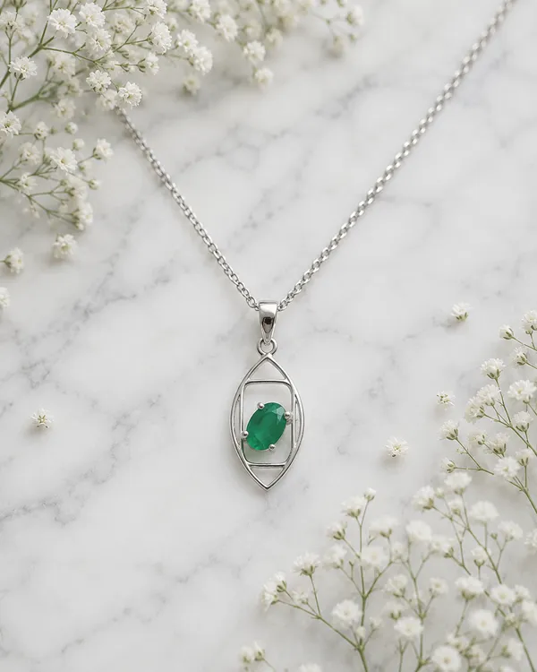 Silver_Green_Oval_Stone_Pendant_Chain_Necklace_For_Women