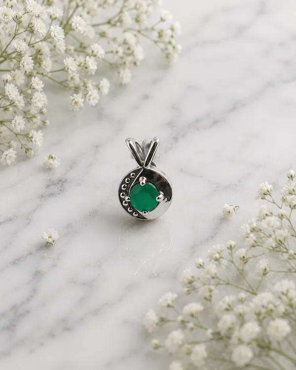 Silver_Green_Stone_Round_Pendant_For_Women