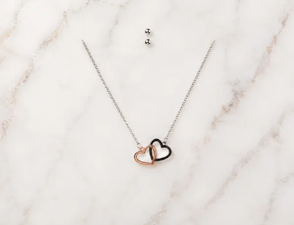 Rose_Gold_Interlocking_Heart_Chain_Pendant_Necklace_For_Women