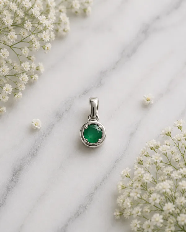 Silver_Green_Stone_Round_Pendant_For_Women