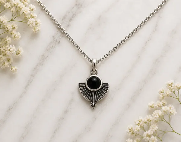 Silver_Fan_Pendant_Chain_Necklace_For_Women