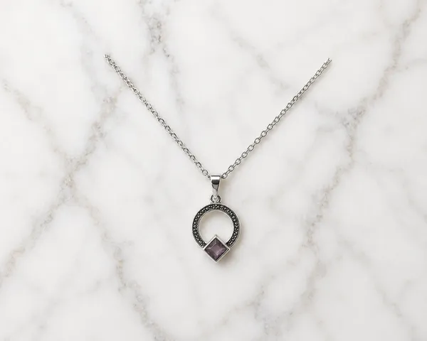 Silver_Circular_Drop_Pendant_Necklace_For_Women
