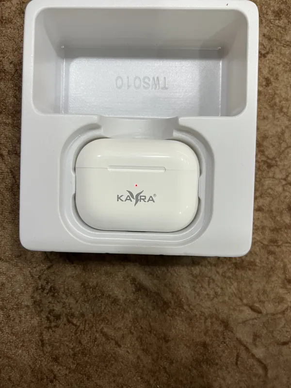 White_Pro_Pods_True_Wireless_Earbuds_With_Charging_Case