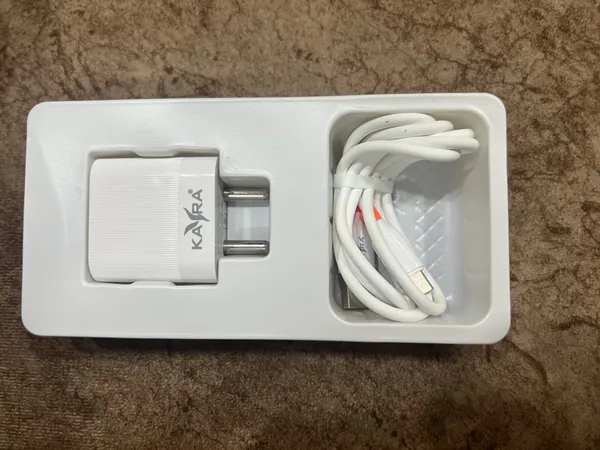 White_Wall_Charger_With_Usb_Charging_Cable