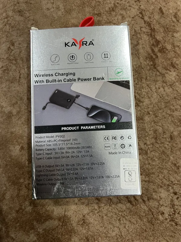 White_10000Mah_Power_Bank_With_Built_And_In_Lightning_Cable