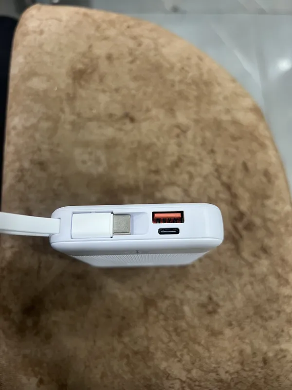 White_Power_Bank_With_Built_And_In_Lightning_Connector