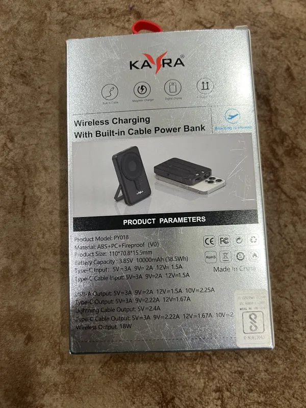 White_10000Mah_Magnetic_Power_Bank_With_Built_And_In_Cable