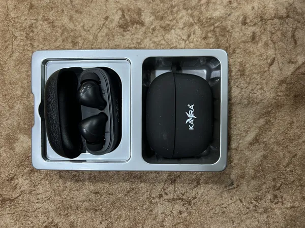 Black_Propods_And_151_Wireless_Earbuds_With_Charging_Case