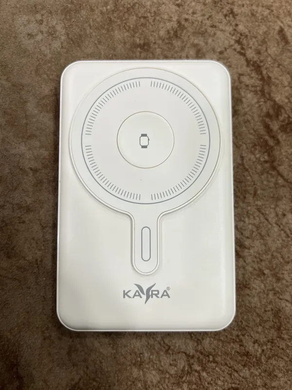 White_10000Mah_Magnetic_Power_Bank_With_Built_And_In_Cable