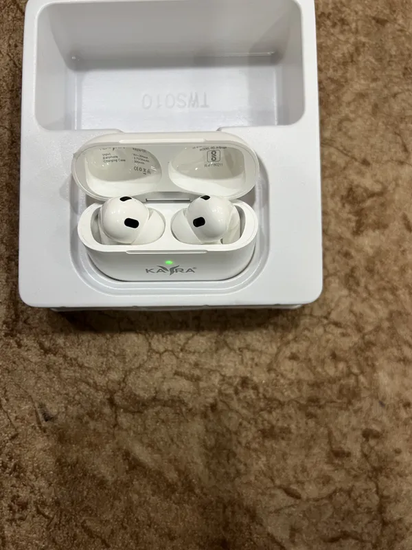 White_Pro_Pods_True_Wireless_Earbuds_With_Charging_Case